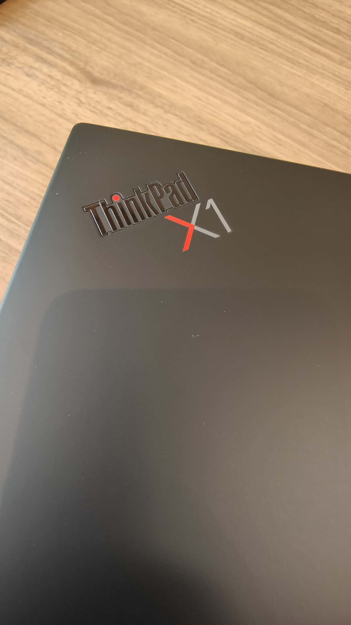 Thinkpad X1 Carbon - Un logo plein de nostalgie, non?