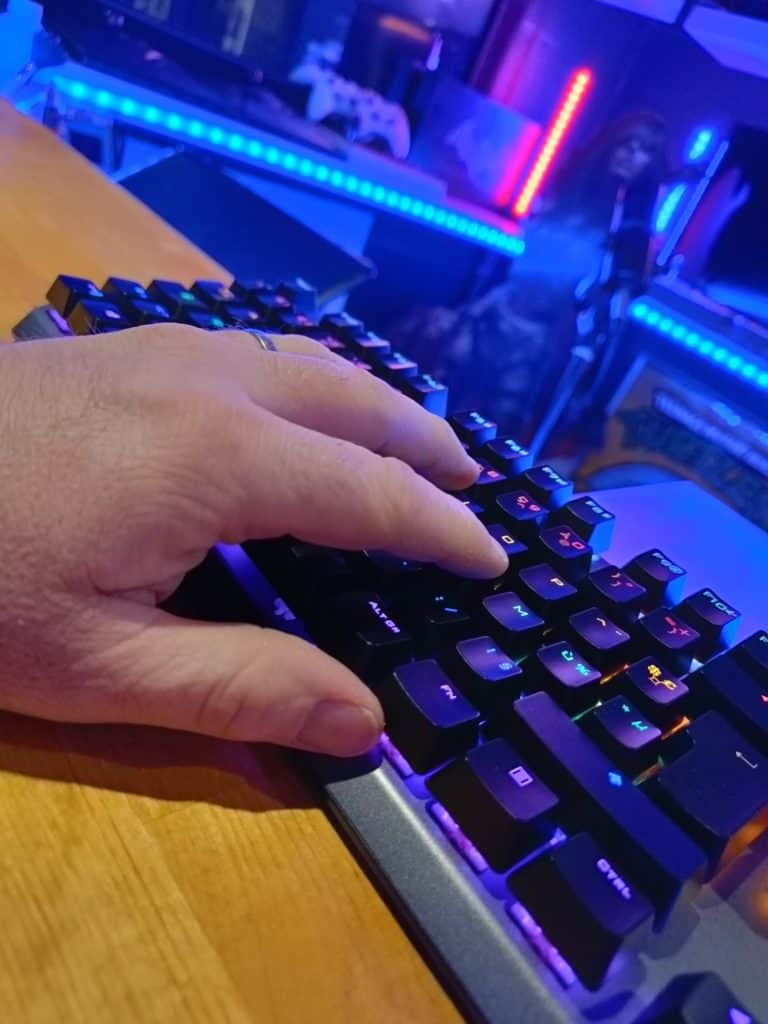 Test : clavier mécanique gamer TKL GXT 834 Callaz 