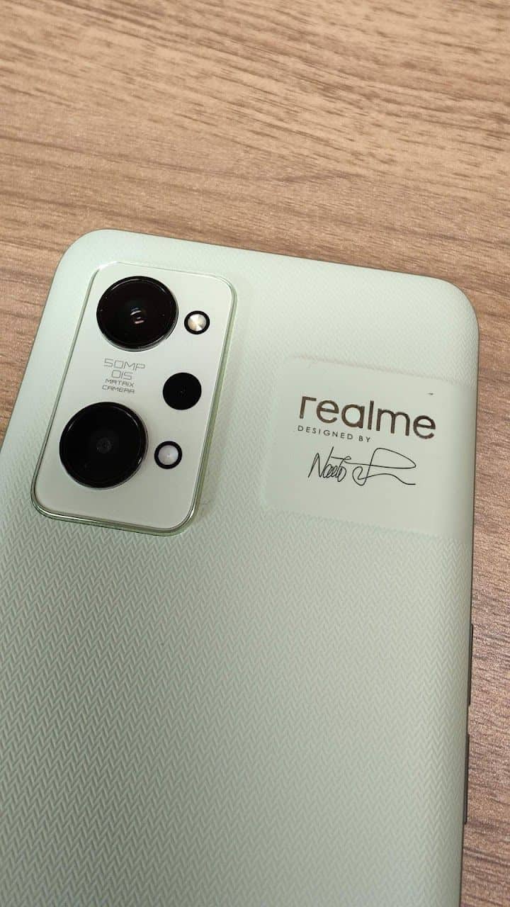Realme GT2 - Avec la signature du design Naoto Fukasawa