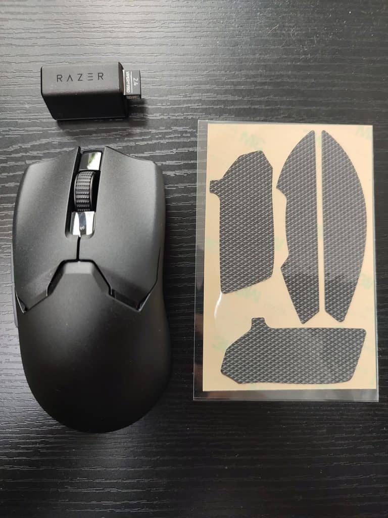 La Razer Viper V2 Pro et ses accessoires