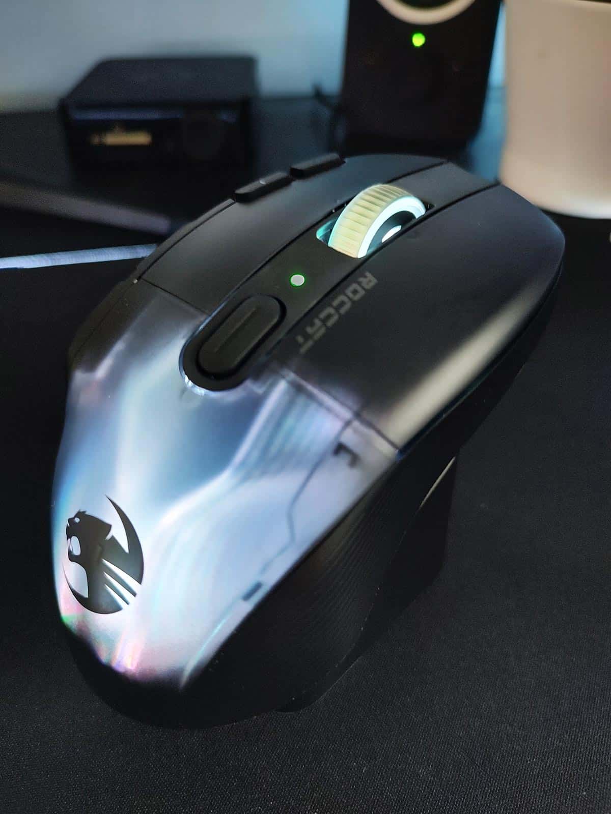 Roccat Kone XP Air – Souris Gaming sans-fil, Capteur Optique 19K DPI, 100h  d'autonomie, Station de charge RGB, éclairage AIMO RGB, Noir