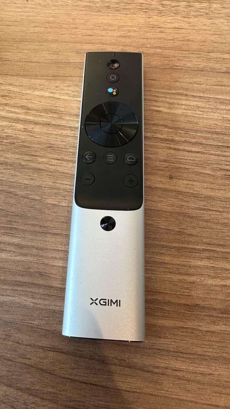 Test XGIMI Horizon Pro 4K - la télécommande est très chouette