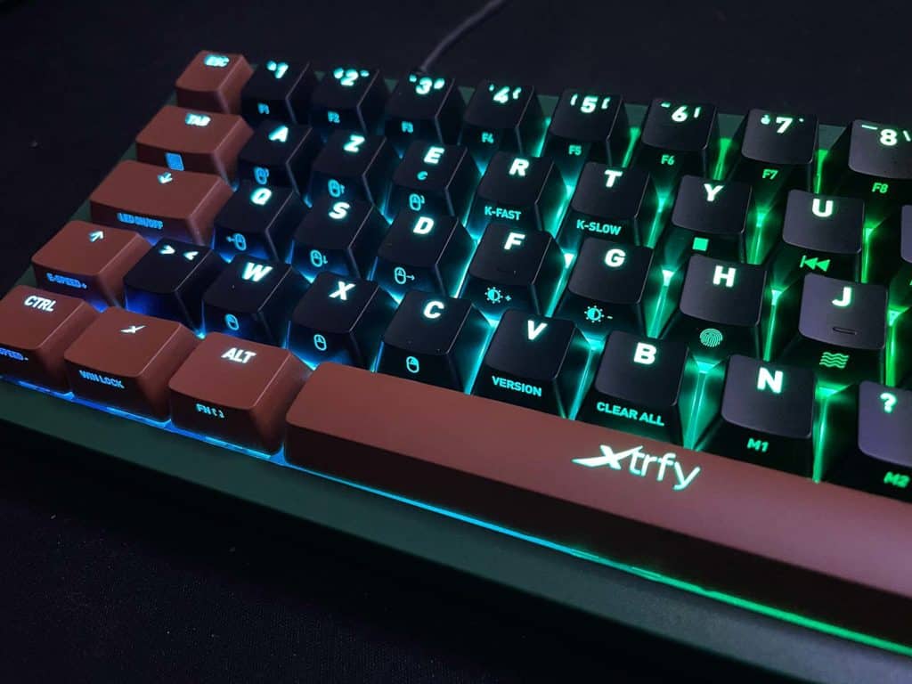 Gros plan sur les touches du Xtrfy K5 RGB Compact