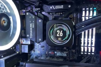 Un Corsair iCUE Elite LCD Upgrade Kit installé dans un ordinateur