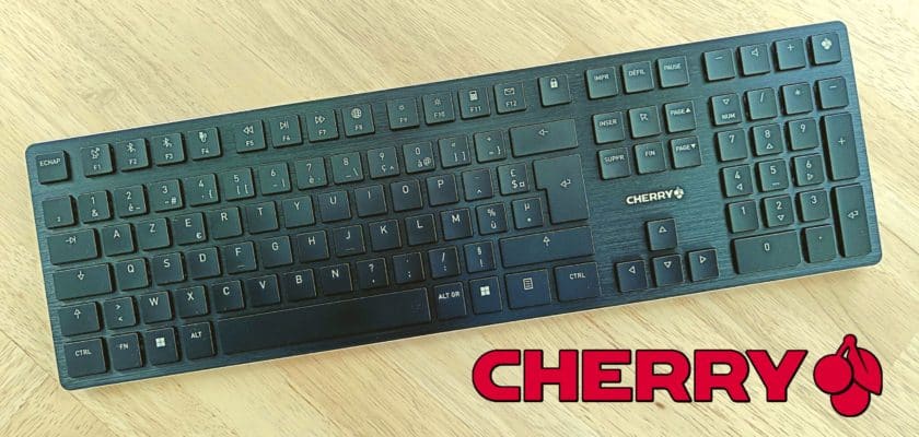 Le clavier Cherry et le logo de la marque