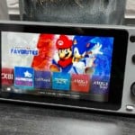 La Retrobox Portable posée sur une table