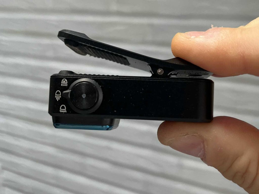 Le clip de la Olight Oclip Pro