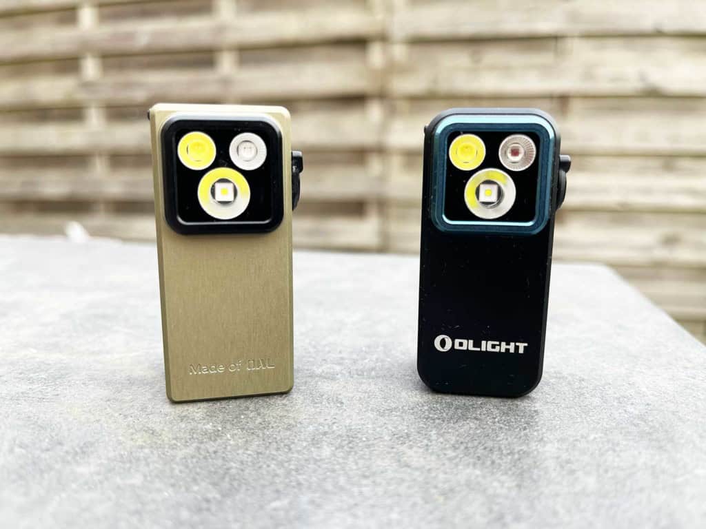 La lampe Olight Oclip Ultra à côté de la Pro