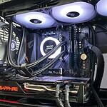 Le Levelplay Combat Liquid 360 SE installé dans un PC