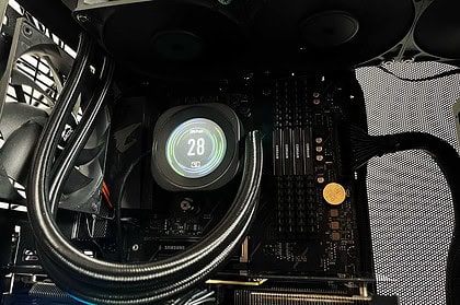 Le Corsair Nautilus 360 RS LCD installé dans un PC