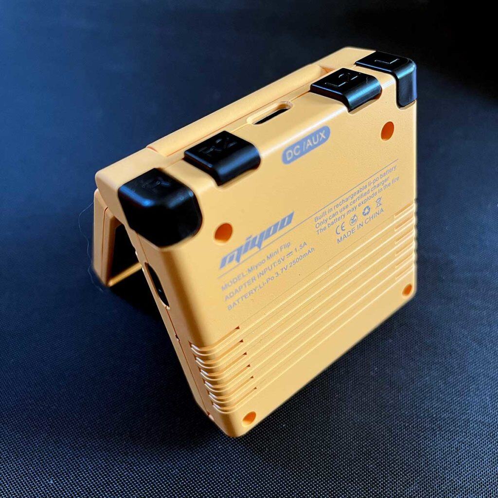 Le dos de la Miyoo Mini Flip