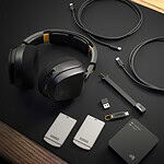 le GHS Wireless InfinitePlay avec ses accessoires posé sur un bureau