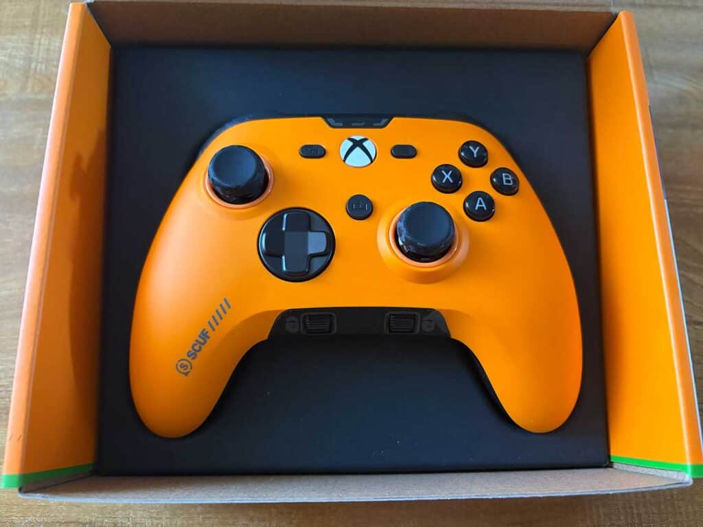 La SCUF Valor Pro Wireless dans sa boite