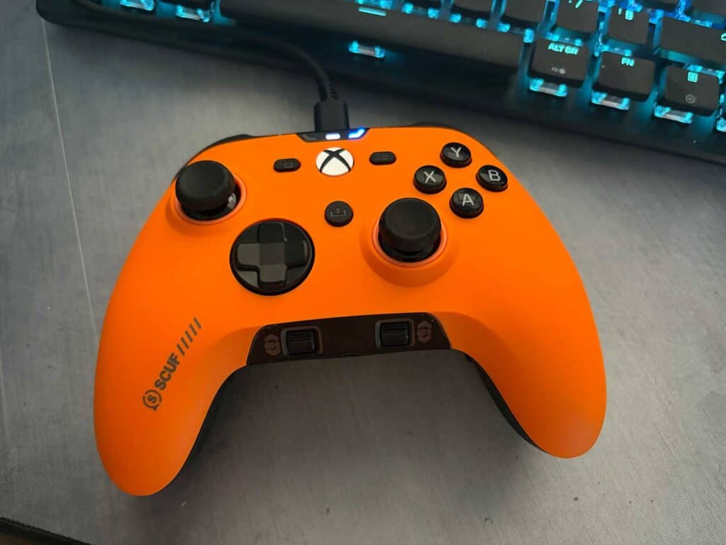 La SCUF Valor Pro Wireless en mode filaire