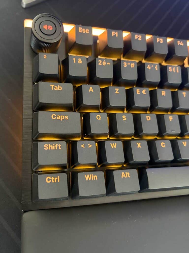 Gros plan sur le be quiet Light Mount TKL