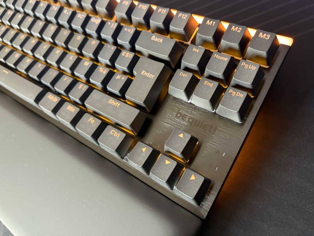 Gros plan sur le be quiet Light Mount TKL