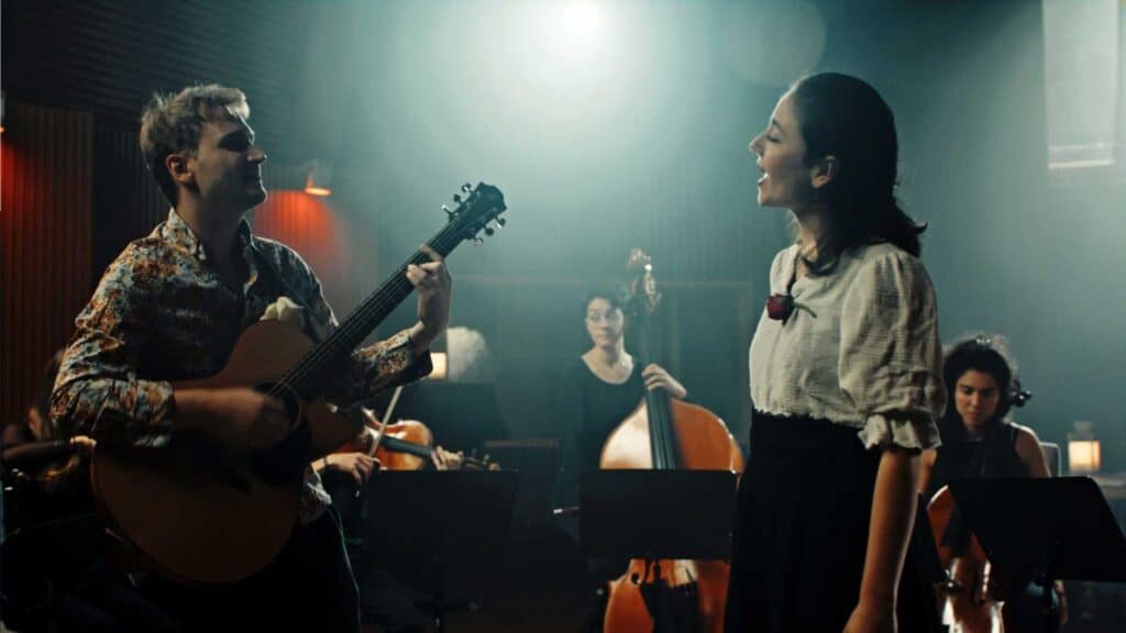Un orchestre qui joue de la musique