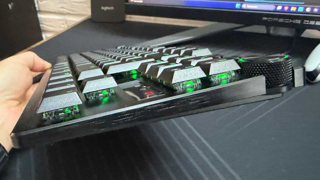 Le Razer Huntsman V3 Pro Low-Profile vu de profil