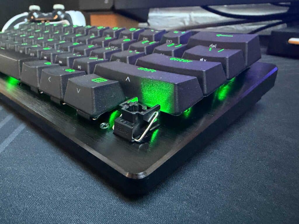 Gros plan sur un switch Razer Gen2